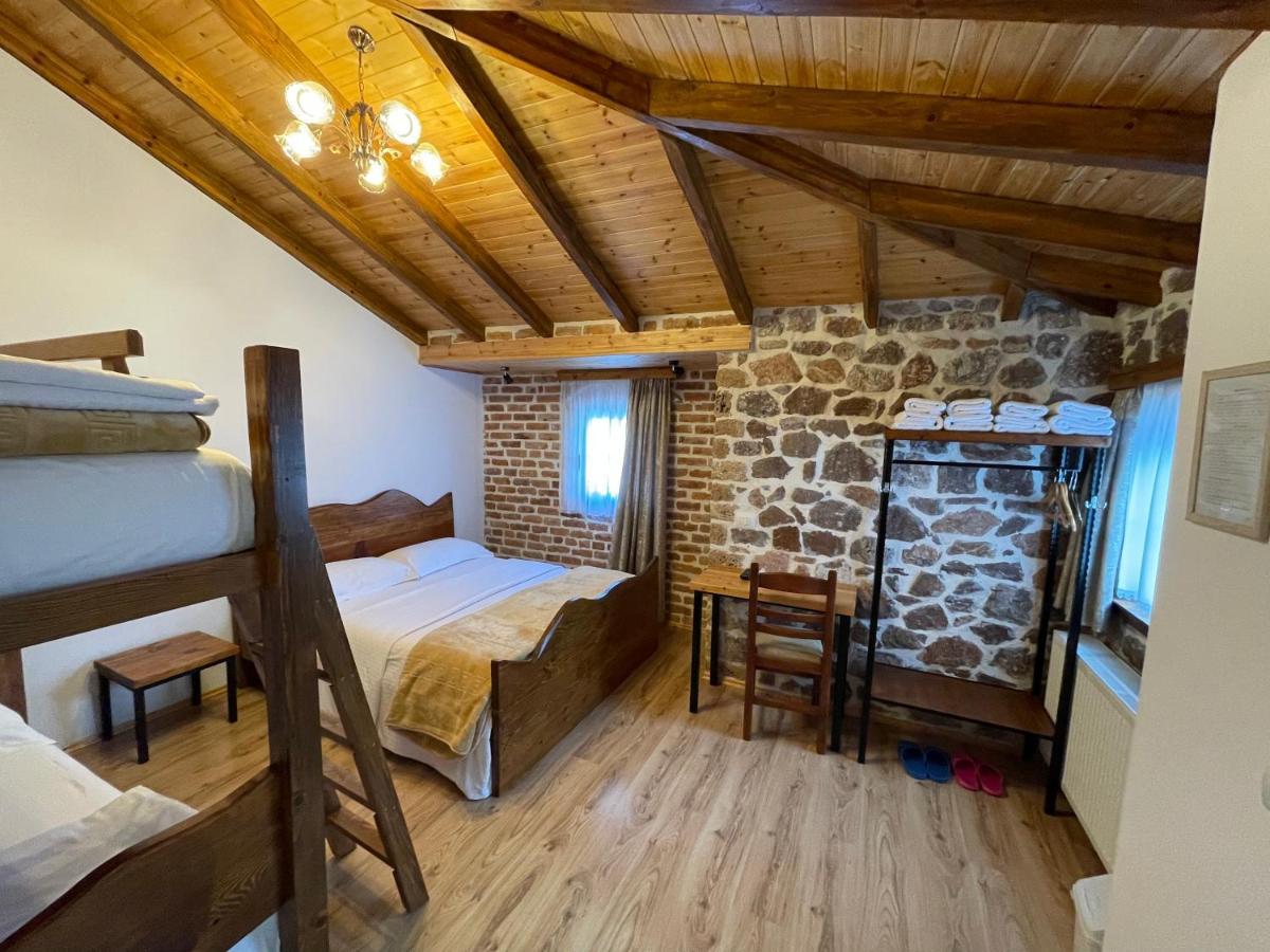 Bujtina Liana Voskopoje Hotel Екстериор снимка