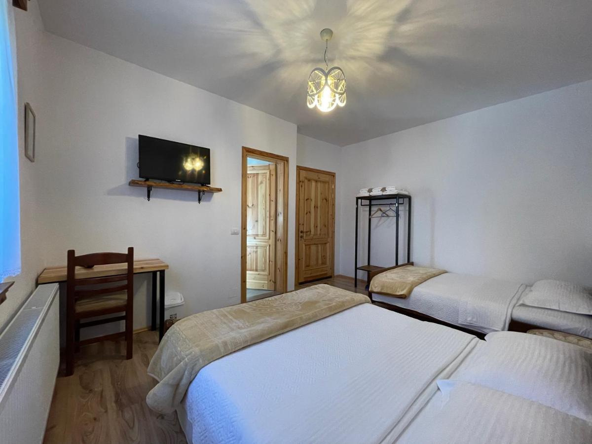 Bujtina Liana Voskopoje Hotel Екстериор снимка