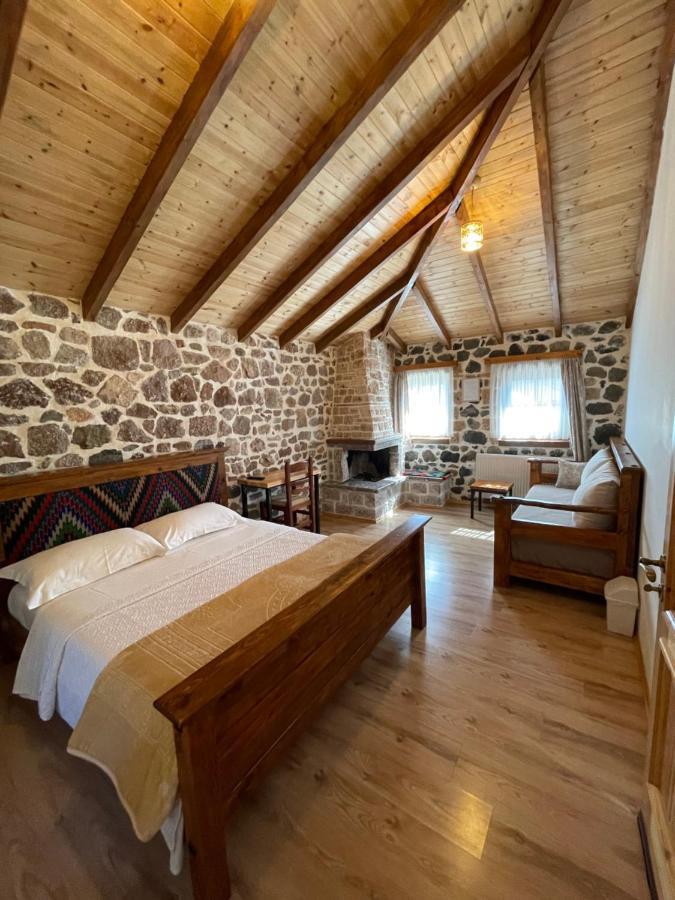 Bujtina Liana Voskopoje Hotel Екстериор снимка