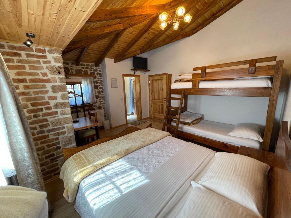 Bujtina Liana Voskopoje Hotel Екстериор снимка