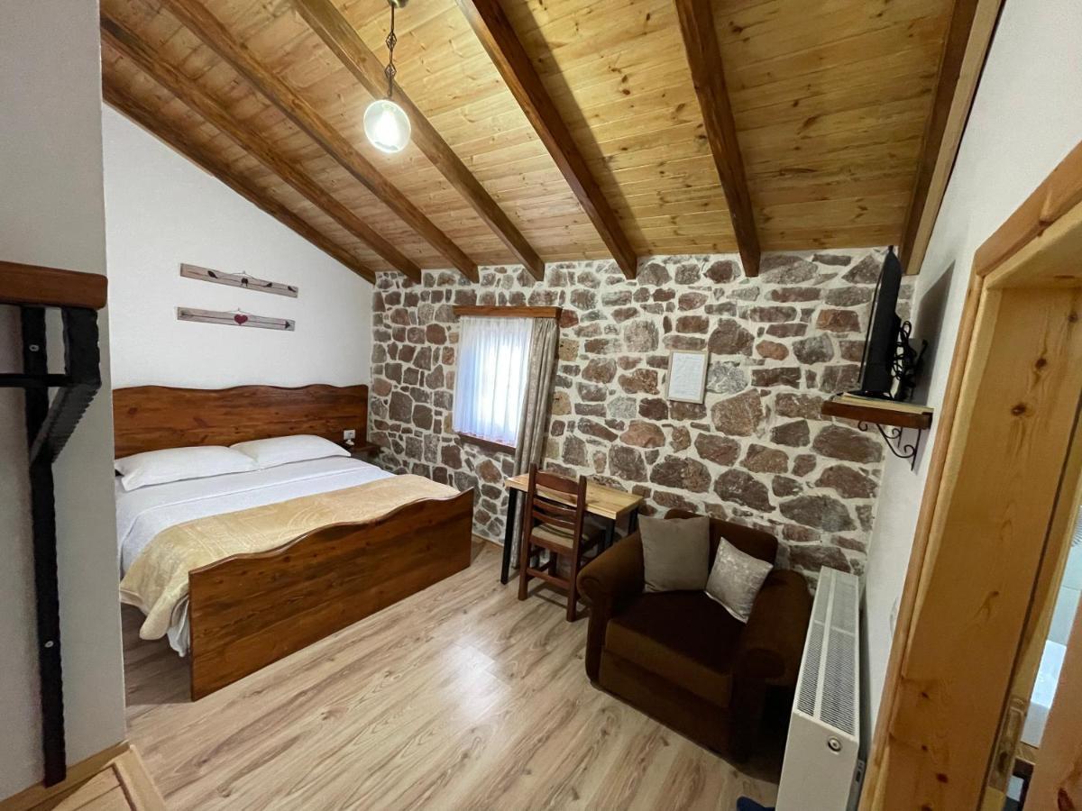 Bujtina Liana Voskopoje Hotel Екстериор снимка