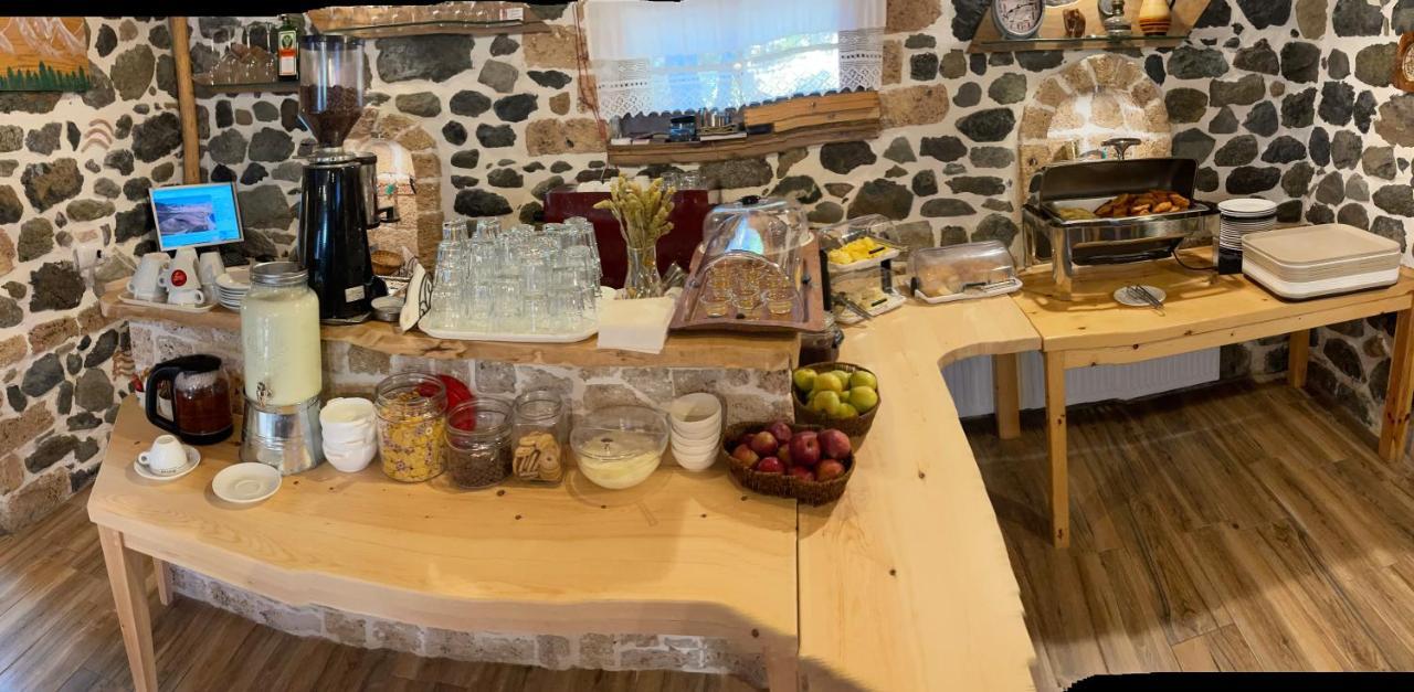 Bujtina Liana Voskopoje Hotel Екстериор снимка