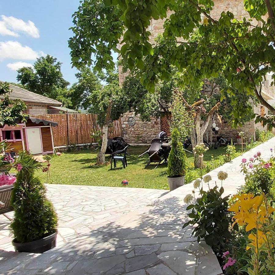 Bujtina Liana Voskopoje Hotel Екстериор снимка