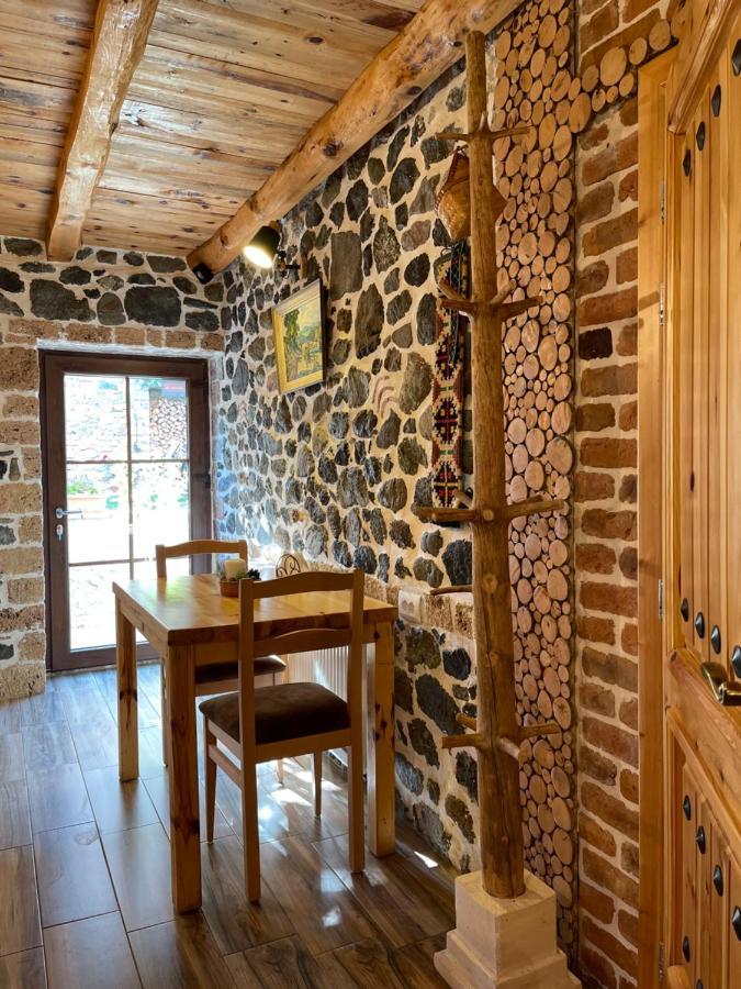 Bujtina Liana Voskopoje Hotel Екстериор снимка