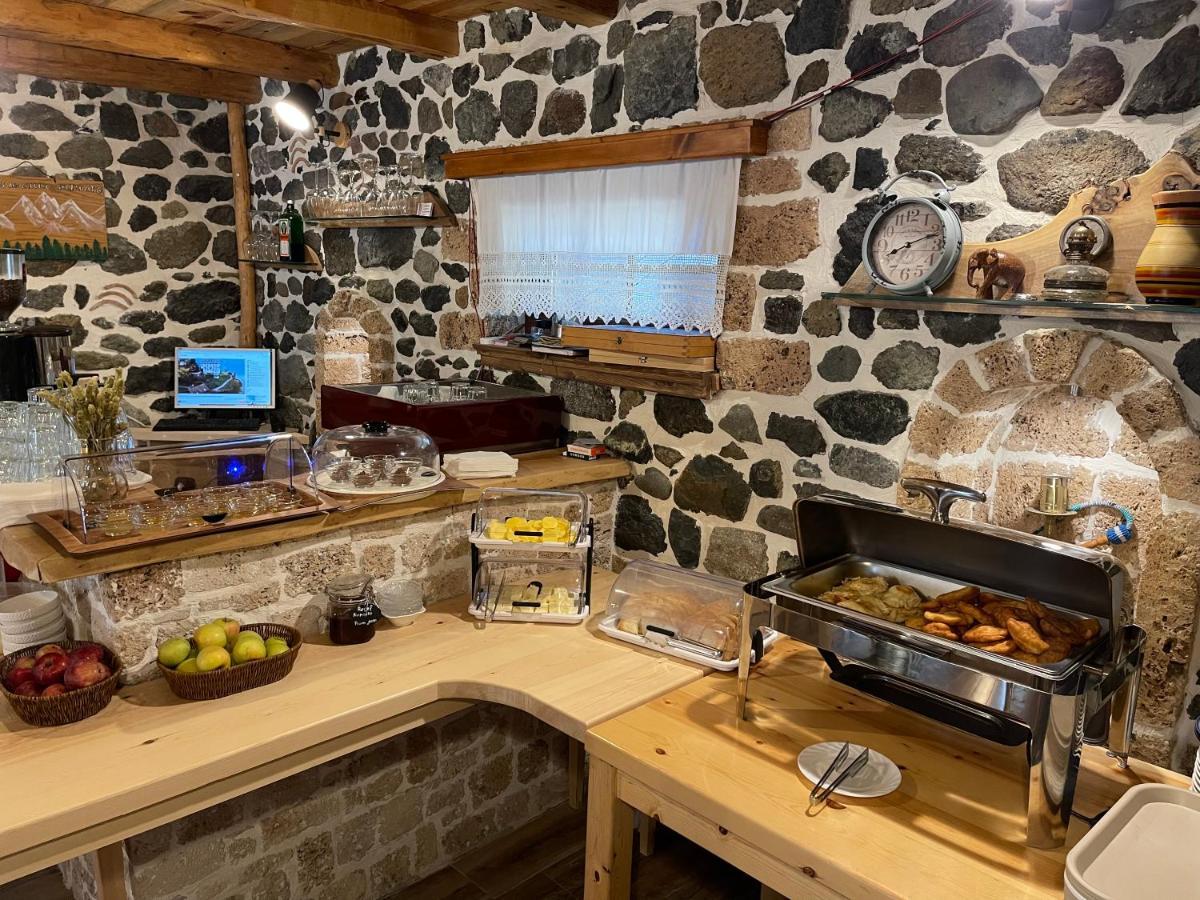 Bujtina Liana Voskopoje Hotel Екстериор снимка