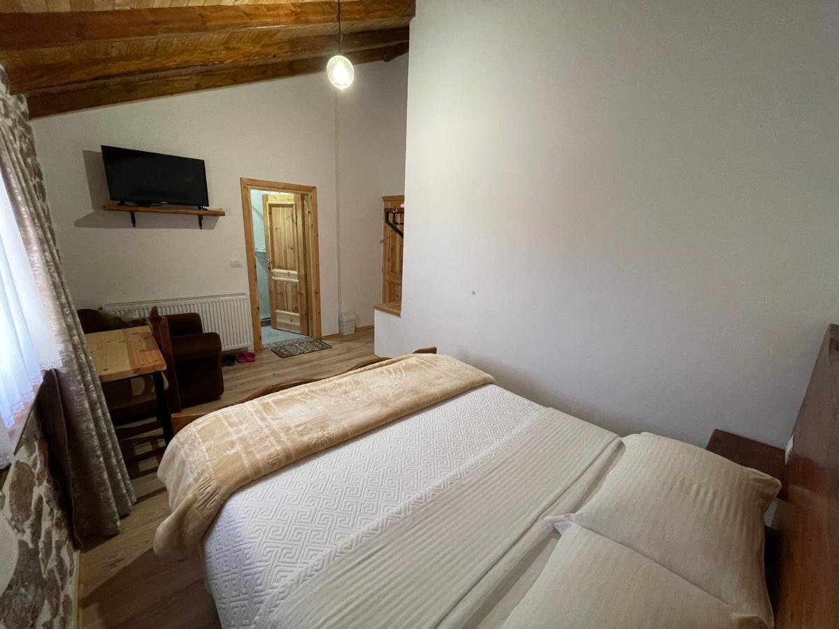 Bujtina Liana Voskopoje Hotel Екстериор снимка