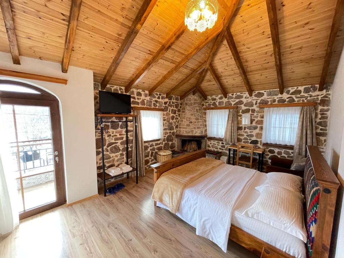Bujtina Liana Voskopoje Hotel Екстериор снимка