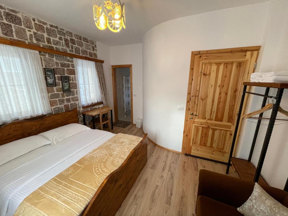 Bujtina Liana Voskopoje Hotel Екстериор снимка