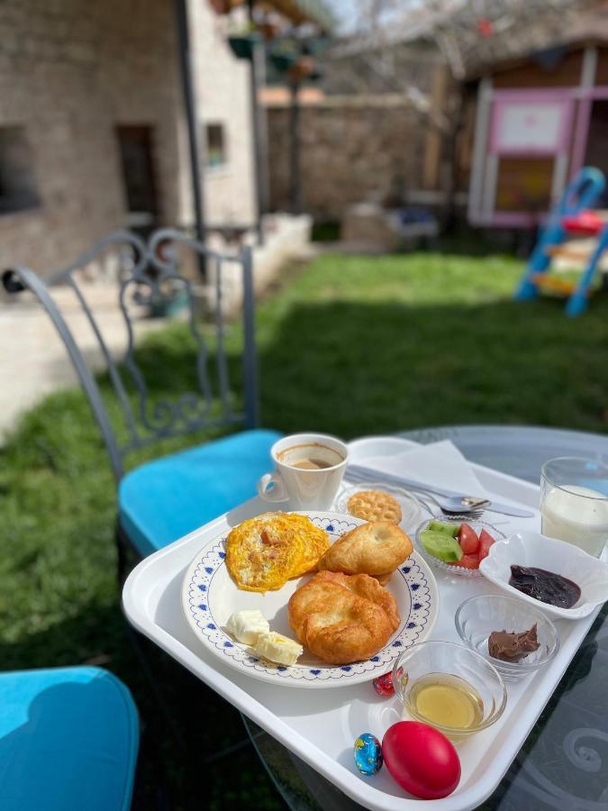 Bujtina Liana Voskopoje Hotel Екстериор снимка
