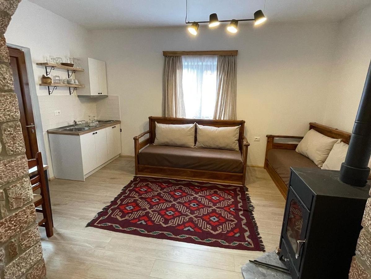 Bujtina Liana Voskopoje Hotel Екстериор снимка
