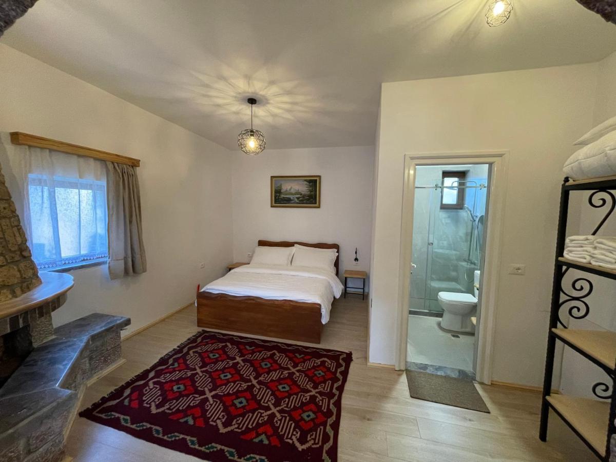 Bujtina Liana Voskopoje Hotel Екстериор снимка