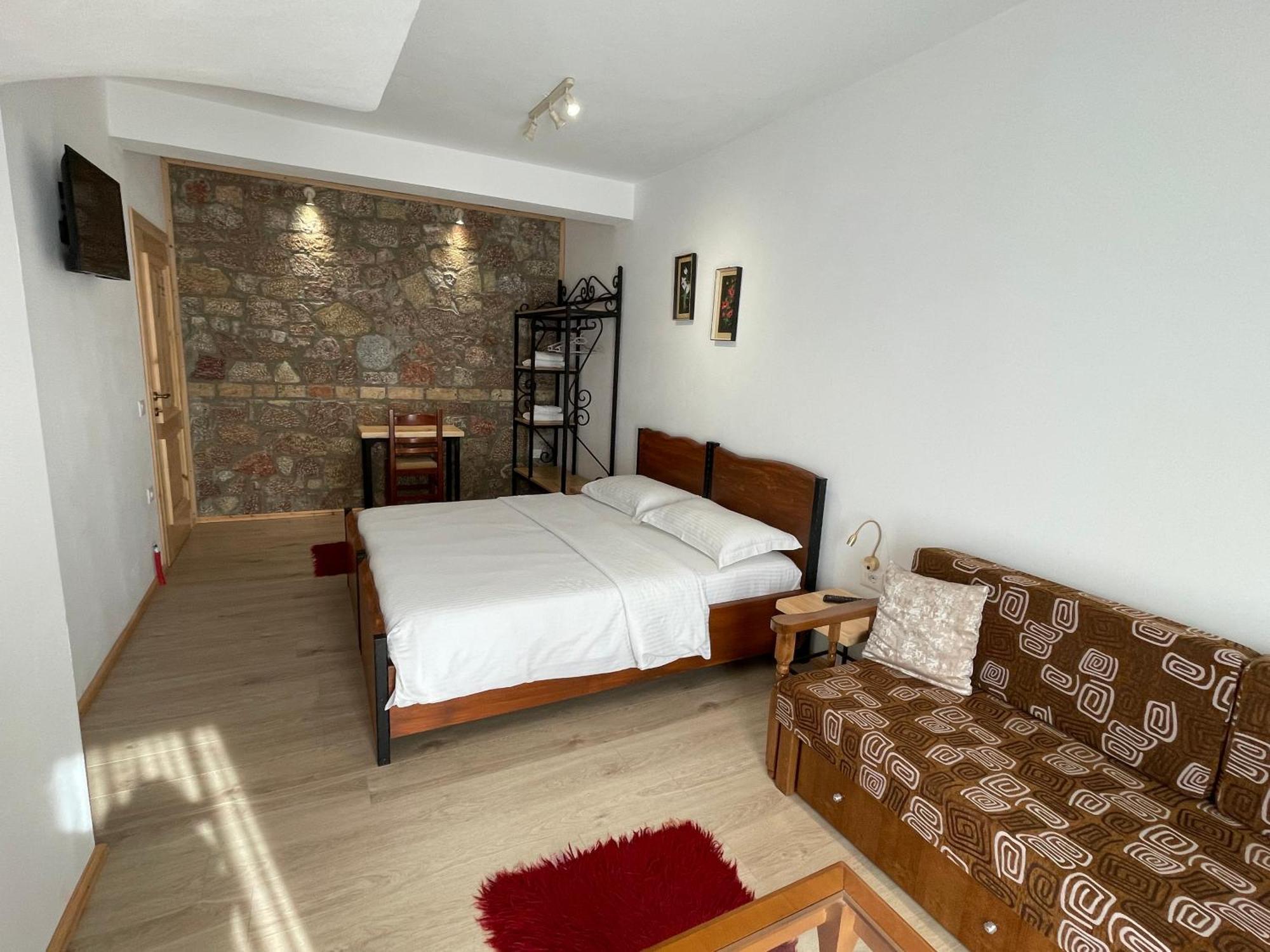 Bujtina Liana Voskopoje Hotel Екстериор снимка