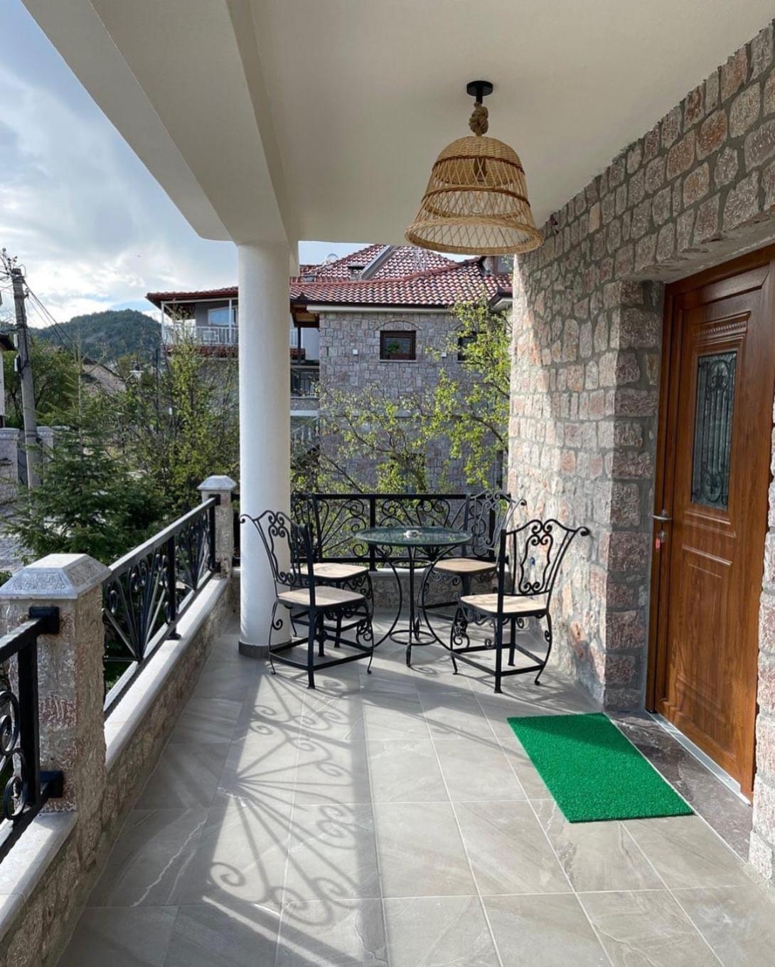 Bujtina Liana Voskopoje Hotel Екстериор снимка