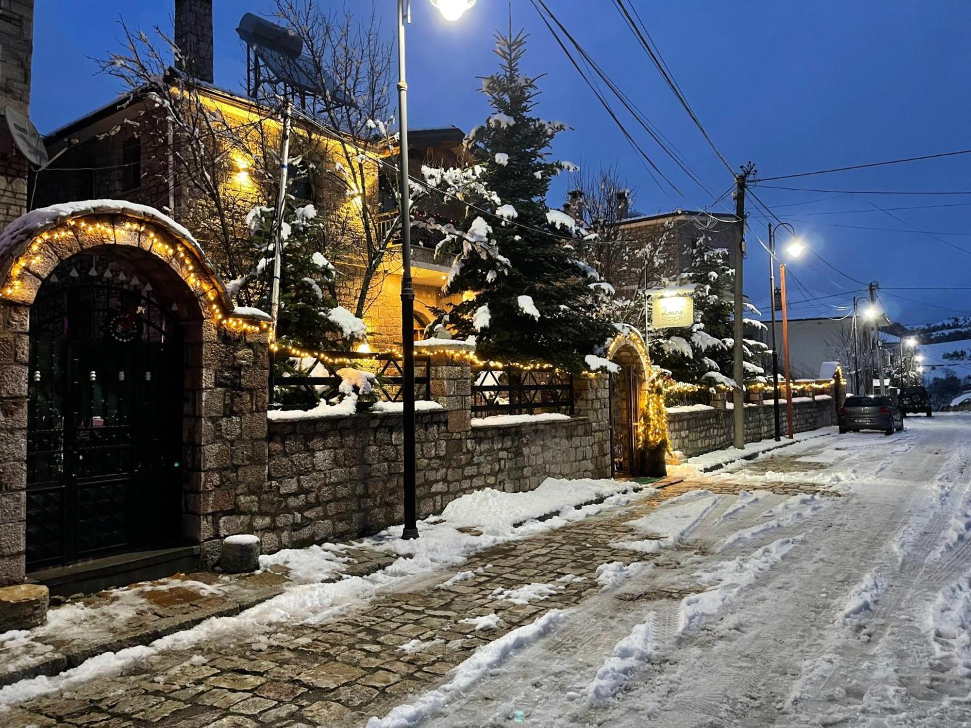 Bujtina Liana Voskopoje Hotel Екстериор снимка