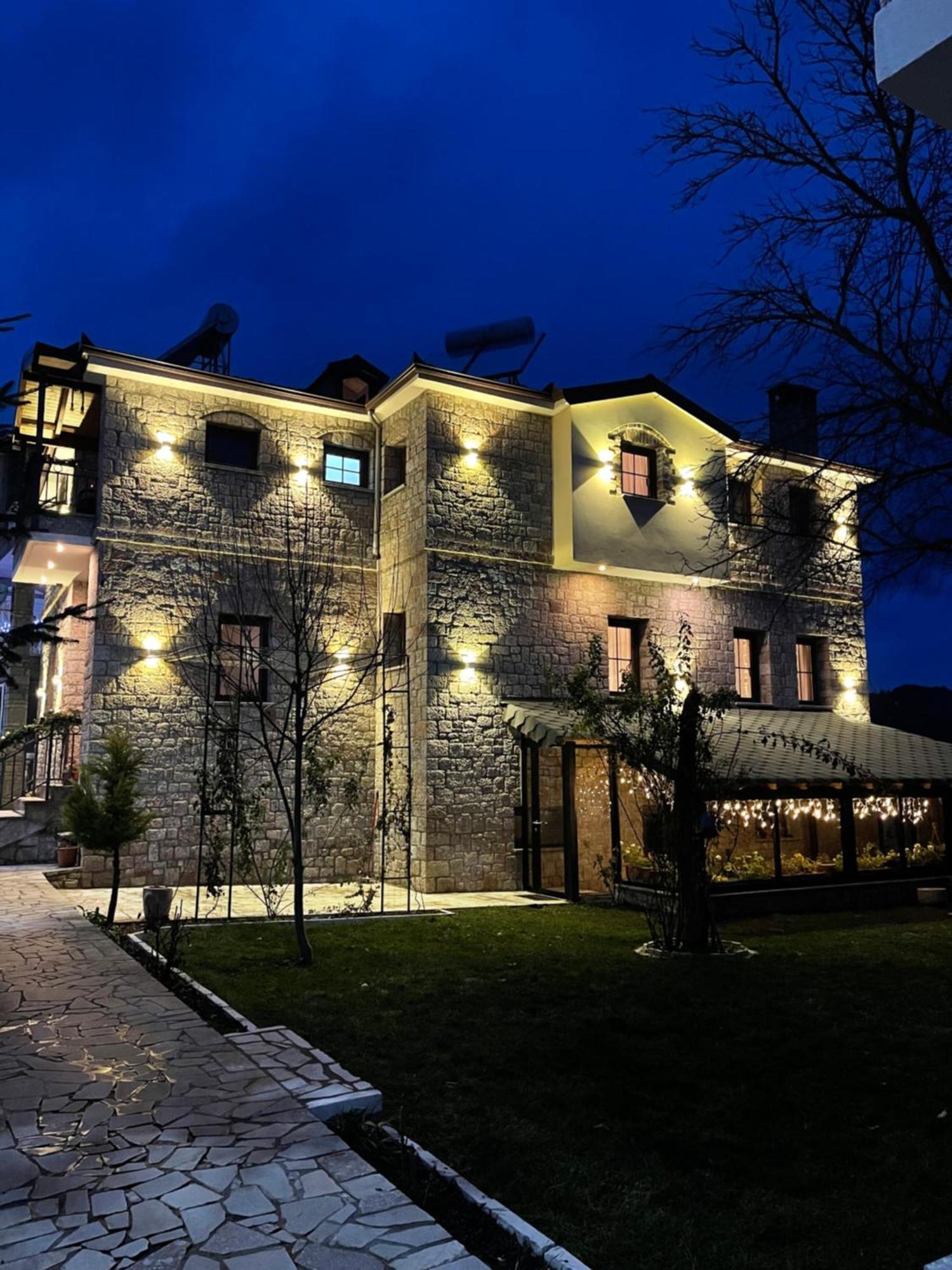 Bujtina Liana Voskopoje Hotel Екстериор снимка